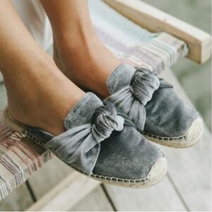 NWOT Soludos x Anthropologie | Women’s Grey Velvet Espadrille Slide Mules sz 8.5